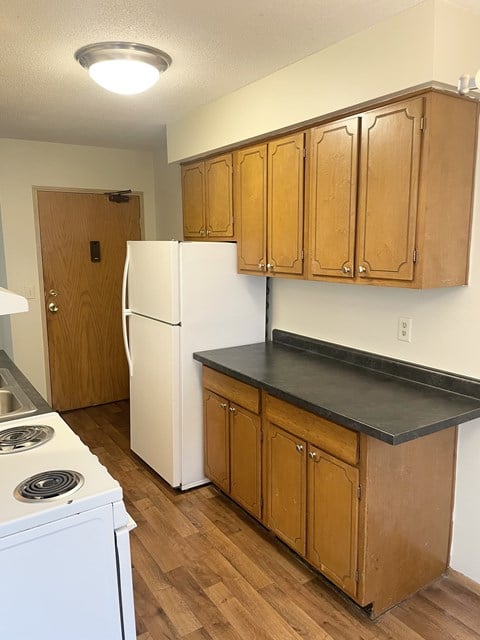 Floor plan for 2 beds, 1 bath, 750 sqft